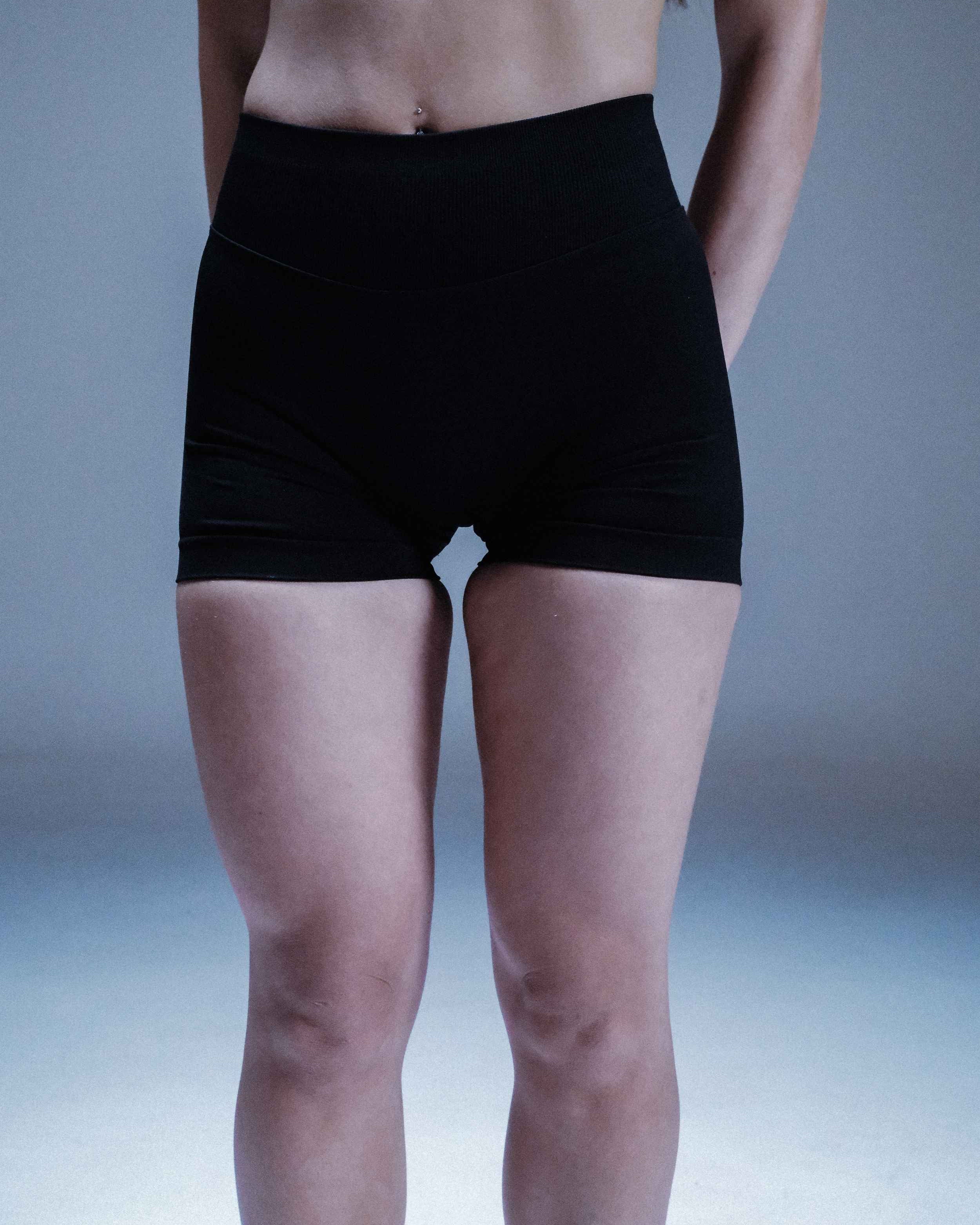 SEAMLESS SHORTS