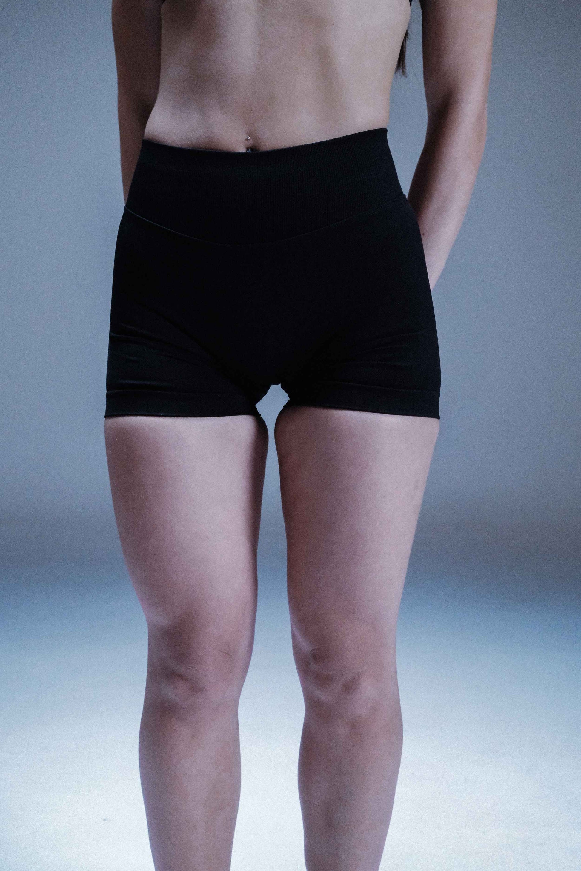 SEAMLESS SHORTS