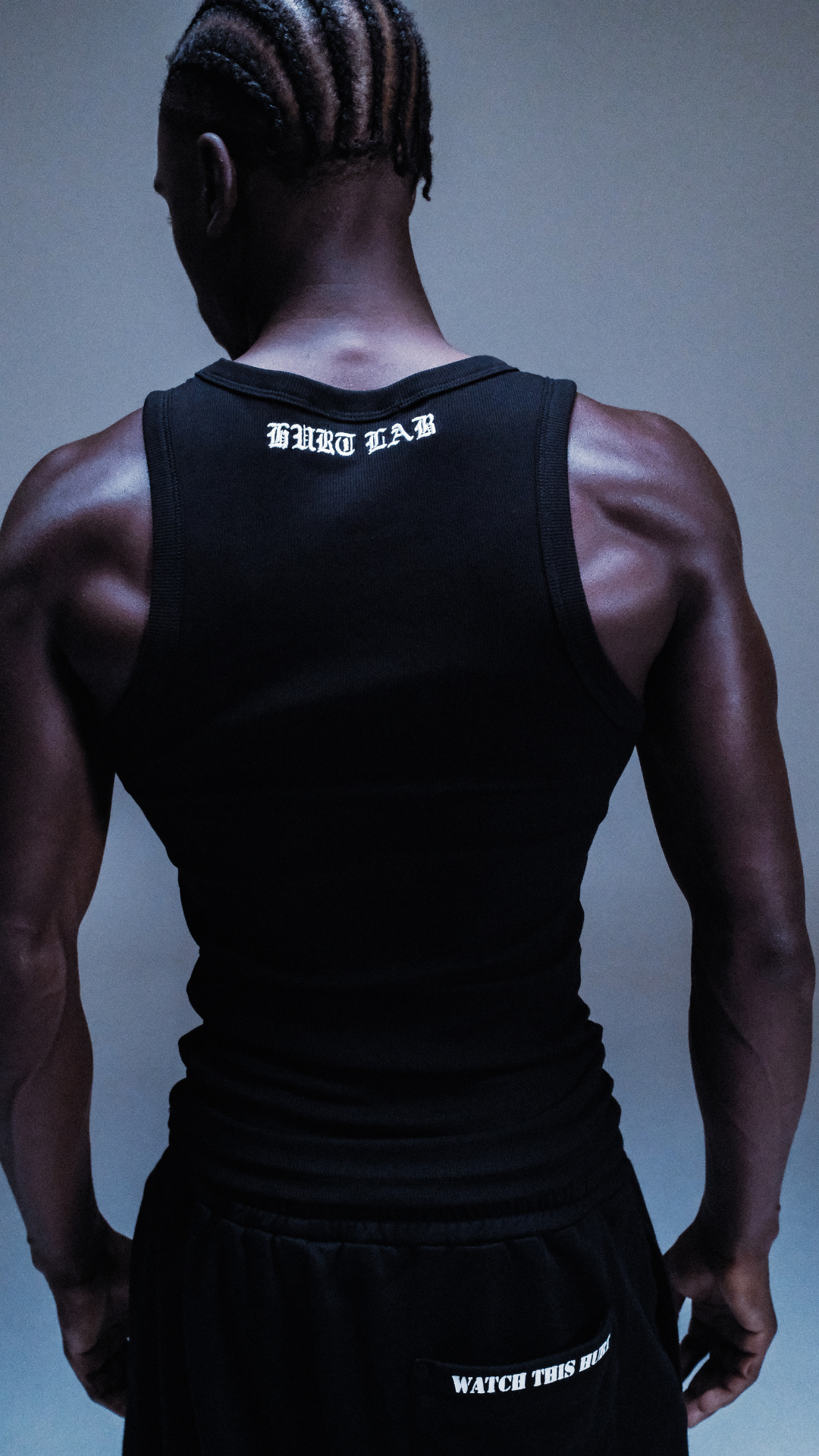 ESSENTIAL EMBROIDERED SINGLET