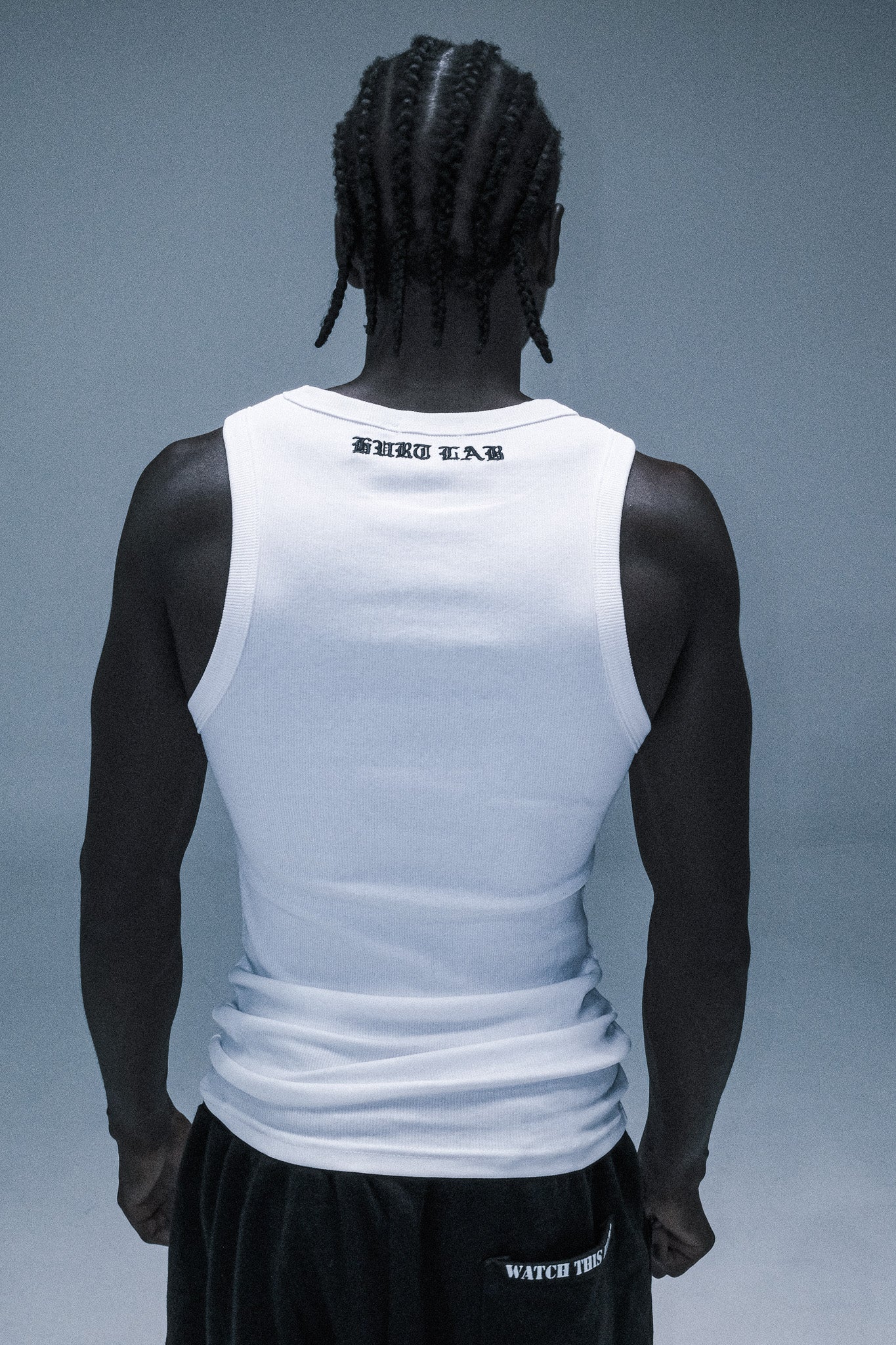 WHITE ESSENTIAL EMBROIDERED SINGLET